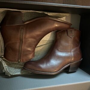 Lucchese Lilah Boots